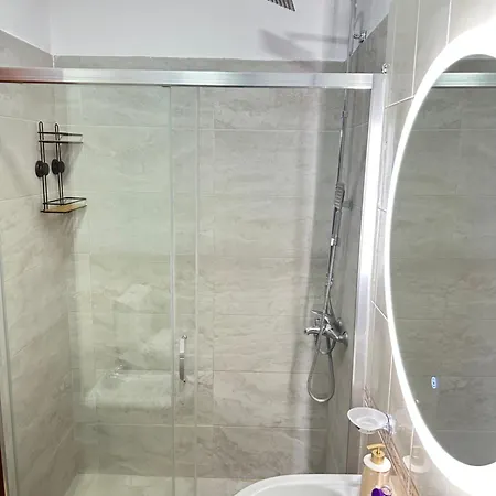 شقة Dora تيرانا